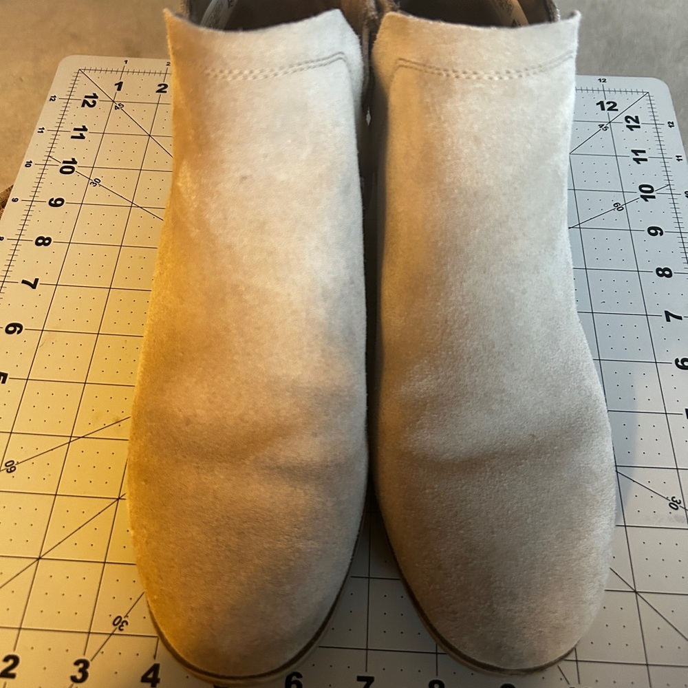 Toms Size 11 Cream Suede Ankle Boots